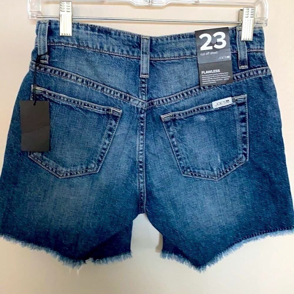 NWT Joe’s Jeans Distressed Cut Off Shorts Size 23 slit on the sides.